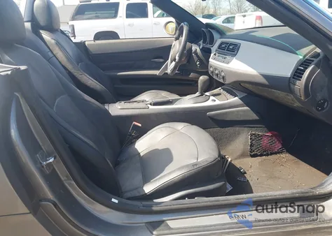 2005 BMW Z4 2.5I from USA, damaged, VIN 4USBT33585LS54063